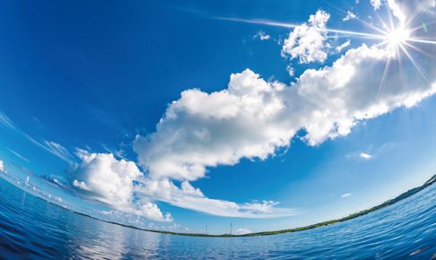 青空と海