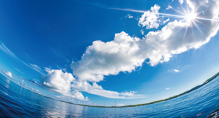 青空と海