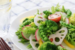 食卓に並ぶ野菜