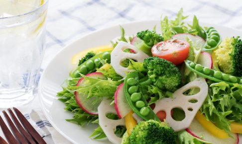 食卓に並ぶ野菜